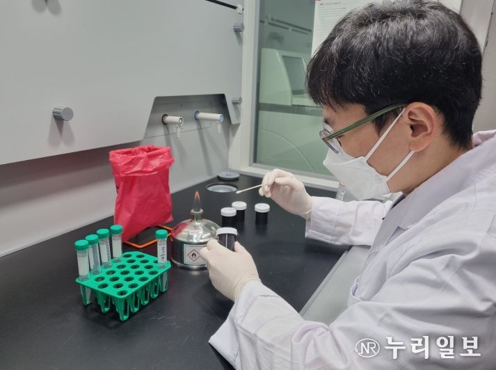 돼지 분변 검사 실험