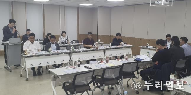 화성특례시가 13일 모두누림센터에서 2024년 화성시 교통혼잡지구 조사 및 기본설계 용역 중간보고회를 개최했다.