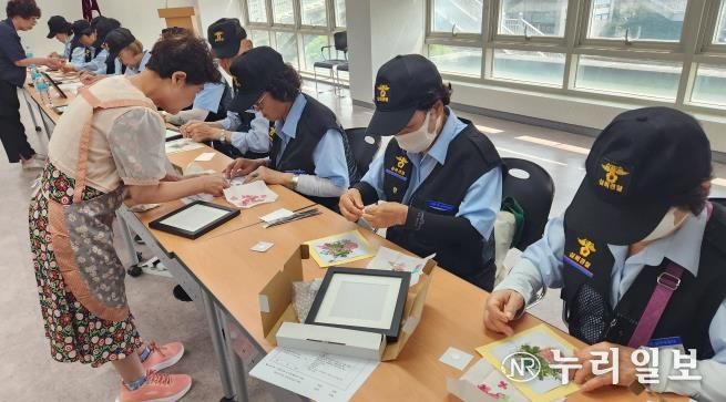 파주시 금촌2동, 실버경찰대 봉사단 대상 원예감성 교육