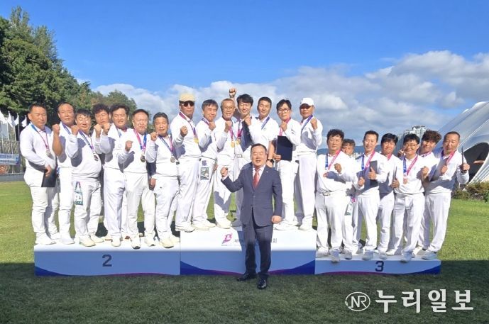 궁도 시상식 좌 김연수, 이원성, 신용식, 최정식, 고민구, 윤일현, 최재훈