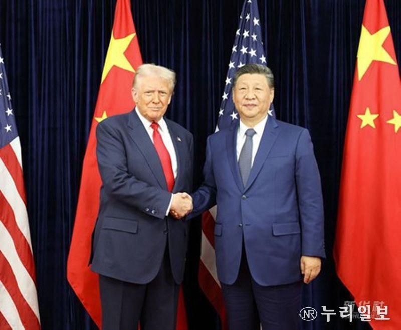 30일 시진핑(習近平) 중국 국가주석과 도널트 트럼프 미국 대통령이 한국 부산에서 회담했다. (사진/신화통신)