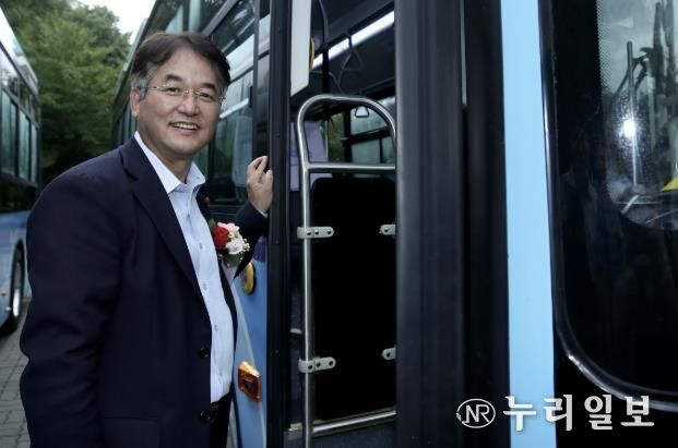 N002 누리버스 개통식에 참석한 이동환 고양특례시장