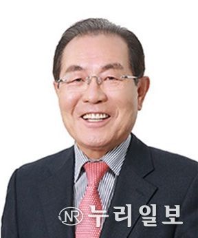 ㈜한국콜마 윤동한 회장