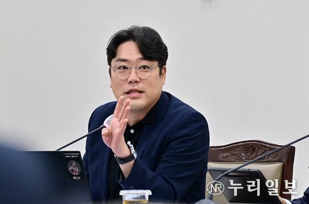 반선호 시의원‧전국교육공무직본부 부산지부 공동토론회 개최… 청소노동 환경 개선 요구 확산