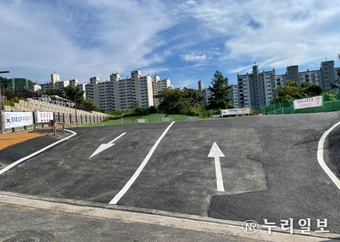 어람초·중학교 및 시립 어린이집 임시 회차·주차공간 조성 후 사진