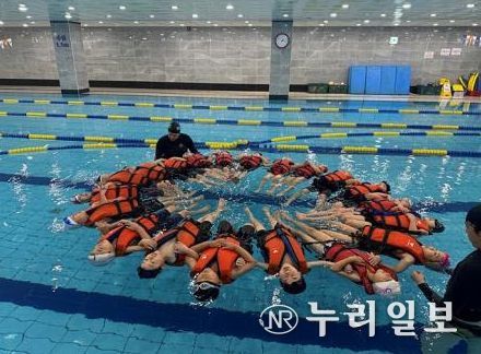 유치원 생존수영교육 학부모 만족도 97.89%