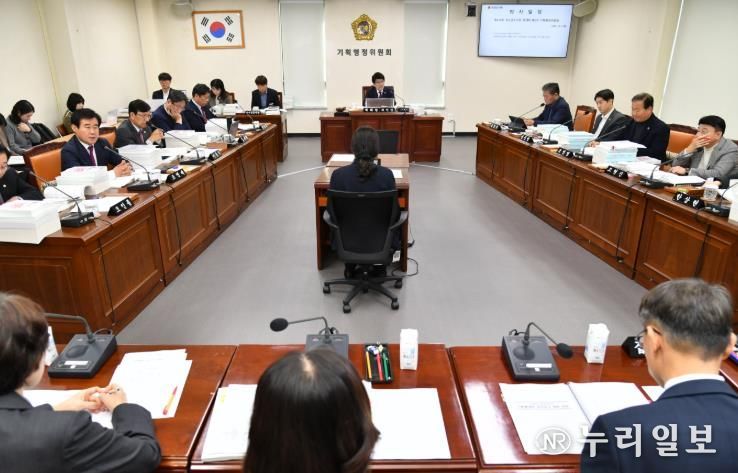 경상남도의회 기획위, 역사문화홍보관 공유재산 심의 당시 주차 부족 문제 지적