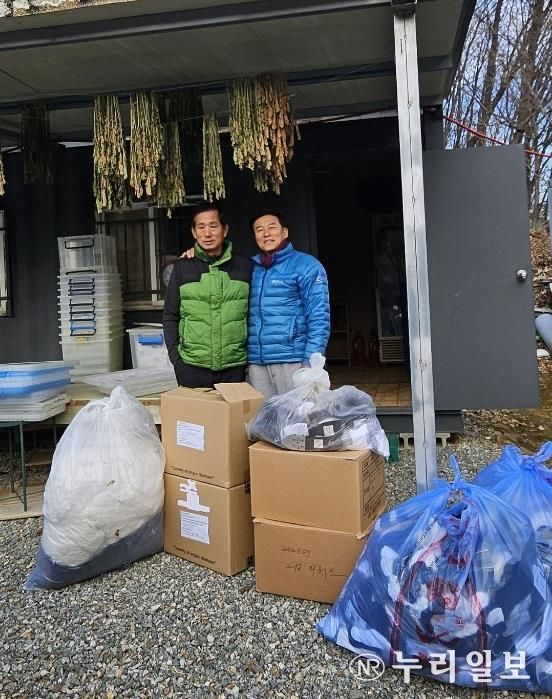양평군 강하면 주민, 작년에 이어 올해도 양말 600켤레 기부