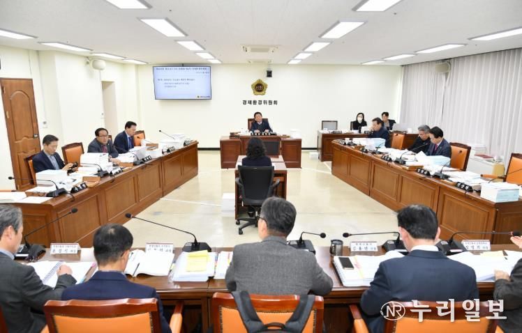 경상남도의회 경제환경위원회, 내년 예산안 심사… 정책 효과·재정 건전성 점검 강화