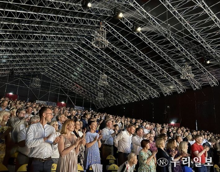 사아레마 오페라페스티벌 진출