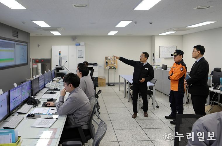 대전소방본부, 겨울철 고층건축물 안전관리 실태 점검-1층 종합방재실 점검