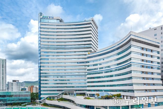 경기도가 민선 8기 3년 차 대표 정책을 뽑기 위해 오는 15일부터 온라인 투표를 진행한다.