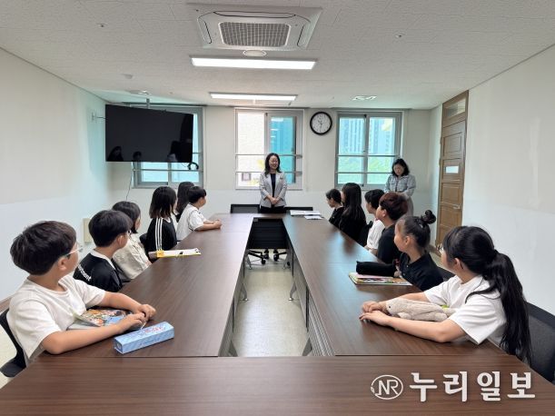 광주 광주송정초, 한영 이중언어 신문으로 외국어미래교육 선도학교 성과 마무리