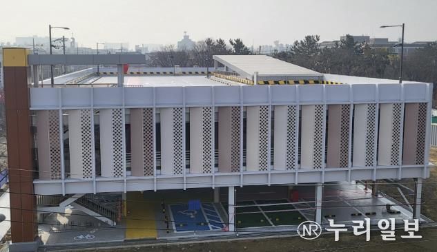 정왕동 큰솔공원 공영주차장 외부