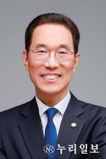 더불어민주당 김주영 의원(경기 김포시갑, 국회 기후에너지환경노동위원회 간사)