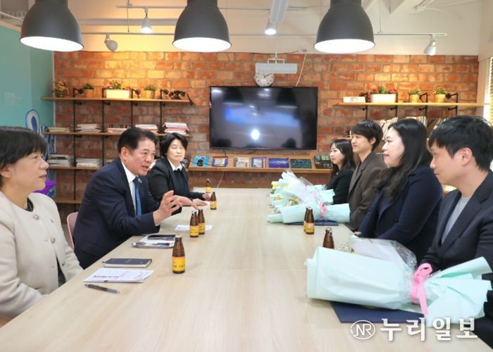 안양시, 1분기 민원 우수공무원과 간담회 열어…“따뜻한 행정 실현”