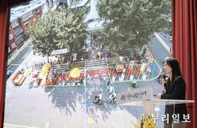 조영하 도만사 대표가 수원새빛포럼에서 강연하고 있다.