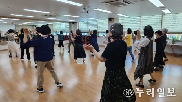 어르신 건강개선 댄스교실