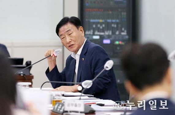 부산시의회 신정철 의원, “타 지역에 비해 구조적 불리함 따른 피해 없어야”