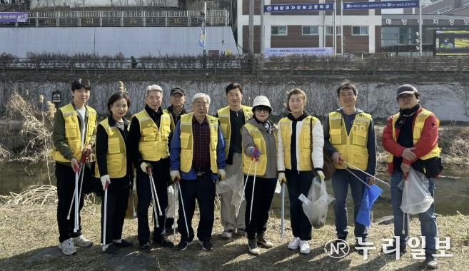 수원시 팔달구 행궁동 주민자치회, 수원천 정화활동 실시