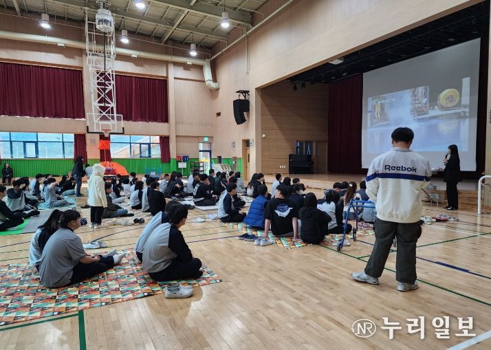 학교로 찾아가는 초등안심생존수영 교육